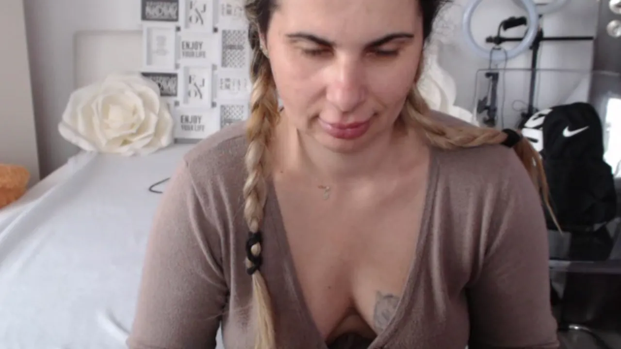 free CherryTV andreeasquirt porn cams live