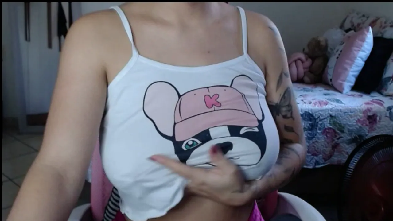 bustycarly webcam